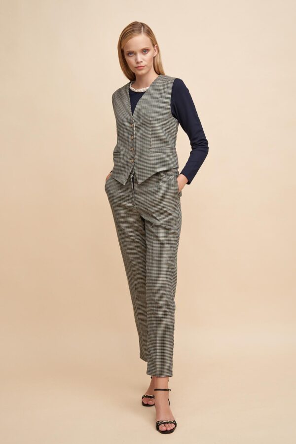 Check vest with buttons